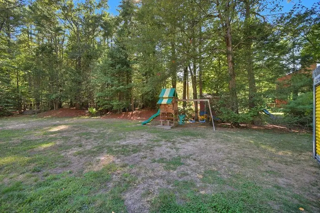 143 Colby Road Danville NH 03819