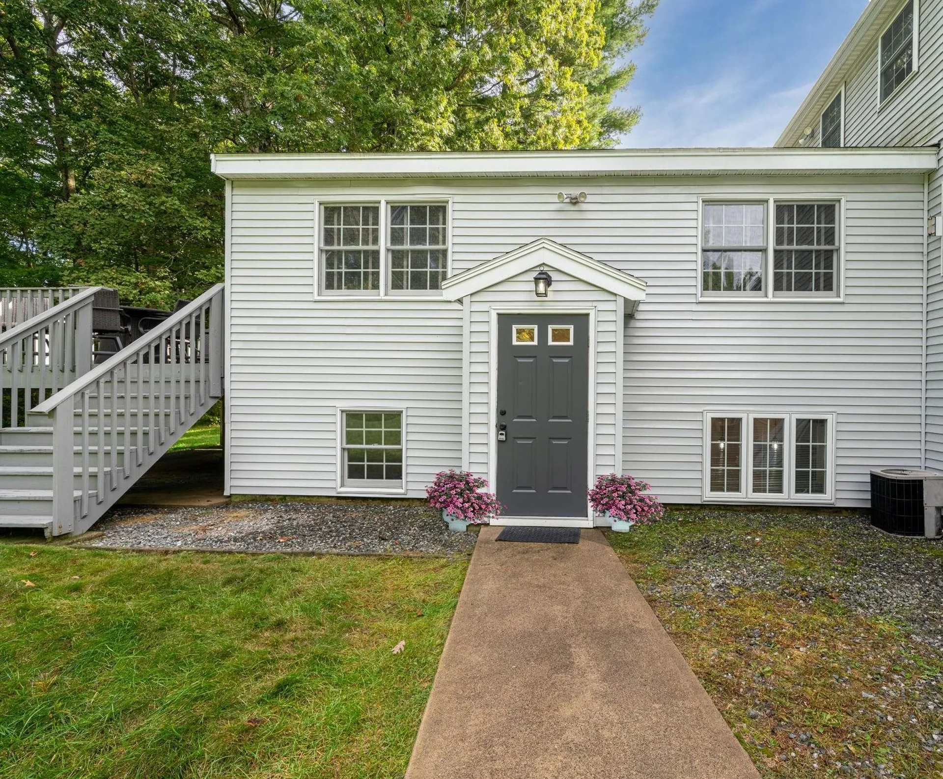 35 Robin Drive Hudson NH 03051