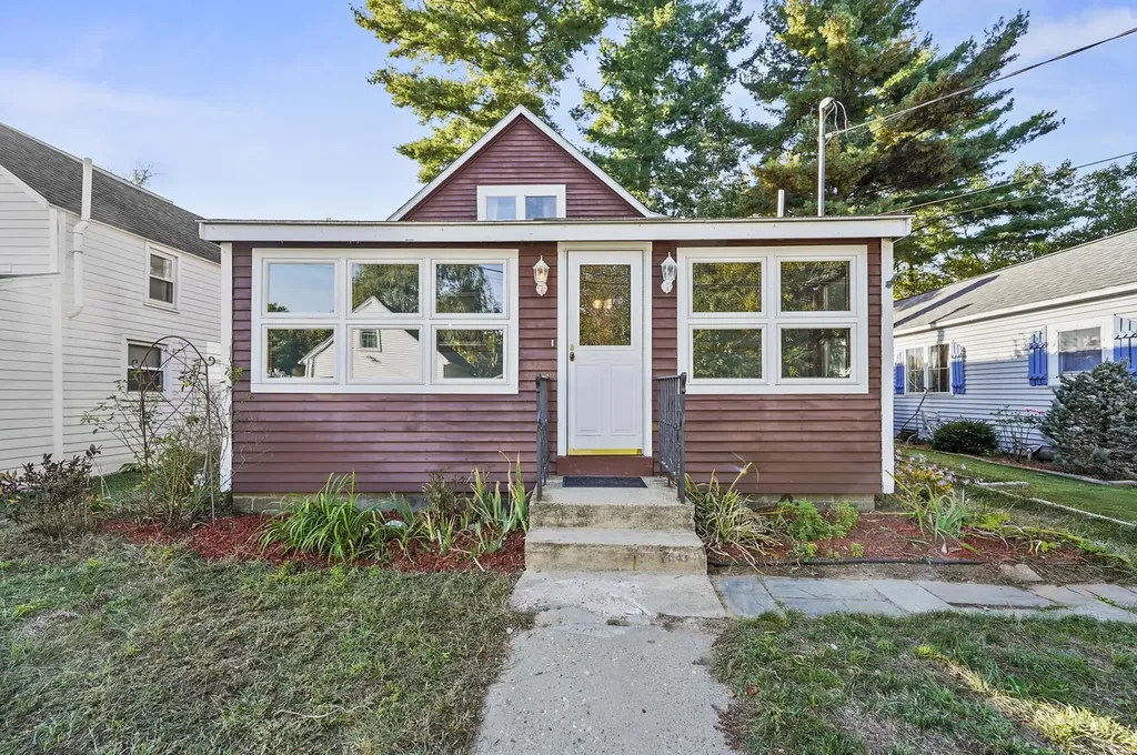 62 & 43 Wilders Grove Road Newton NH 03858