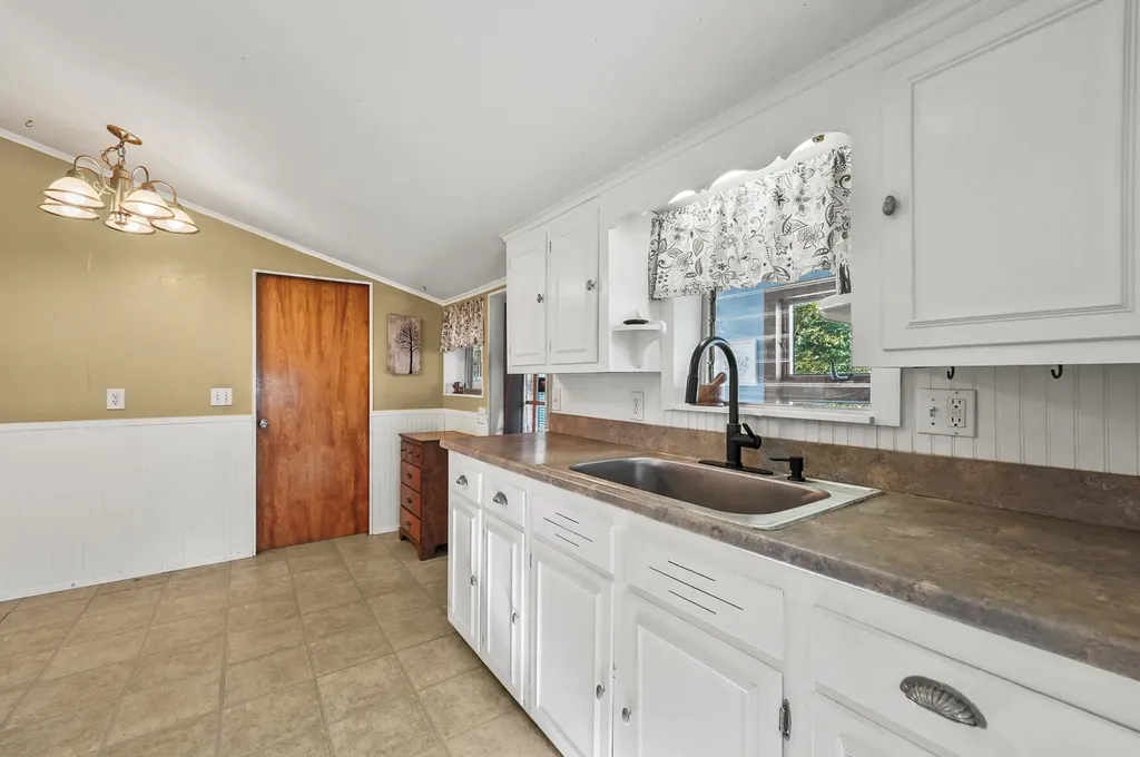 62 & 43 Wilders Grove Road Newton NH 03858