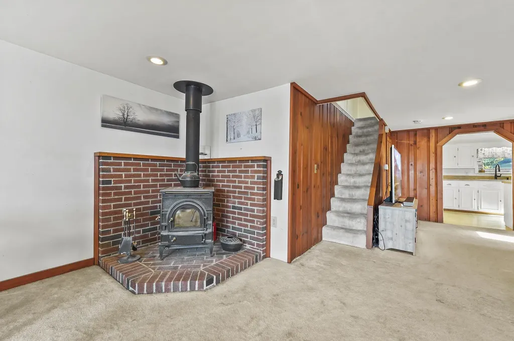 62 & 43 Wilders Grove Road Newton NH 03858