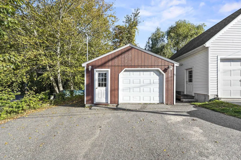 62 & 43 Wilders Grove Road Newton NH 03858