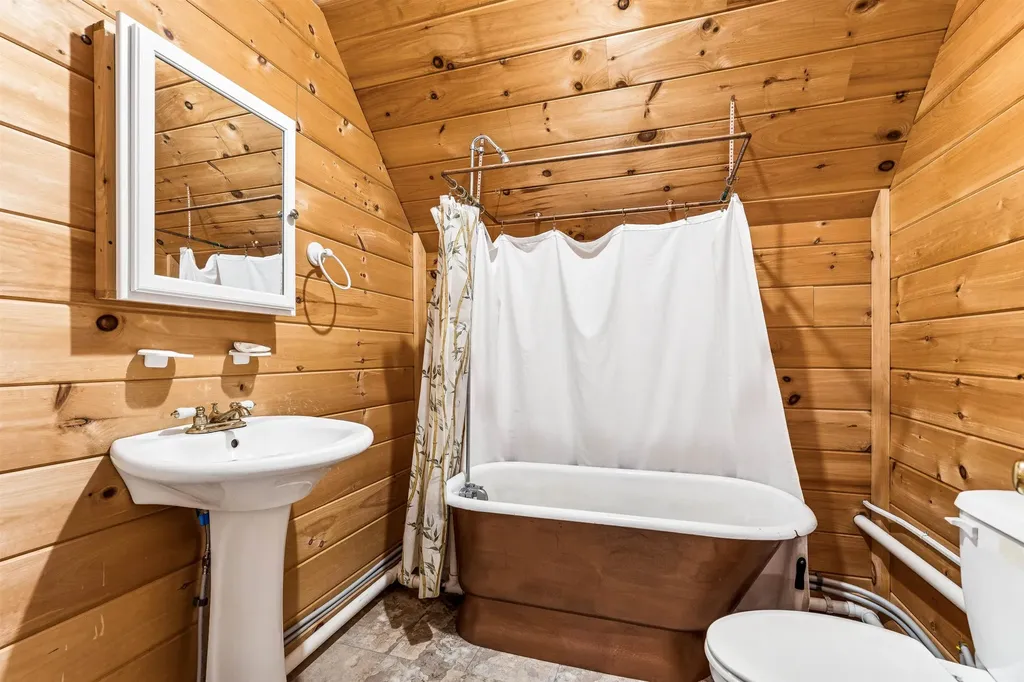 400 Brook Road Chelsea VT 05038