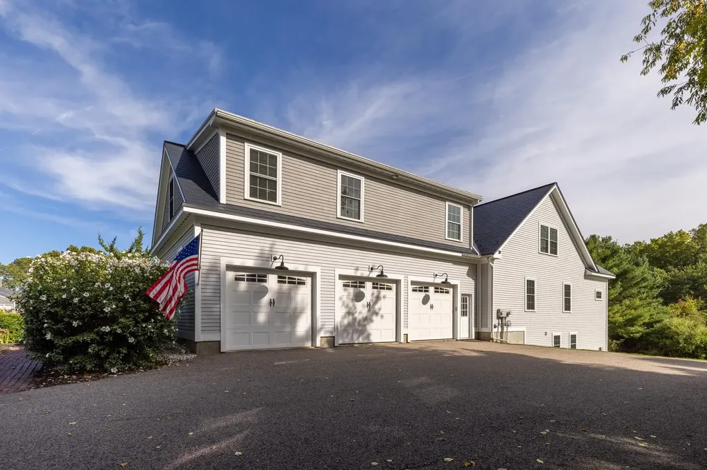 19 Schooner Drive Dover NH 03820