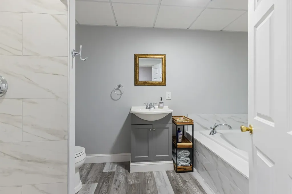 19 Schooner Drive Dover NH 03820