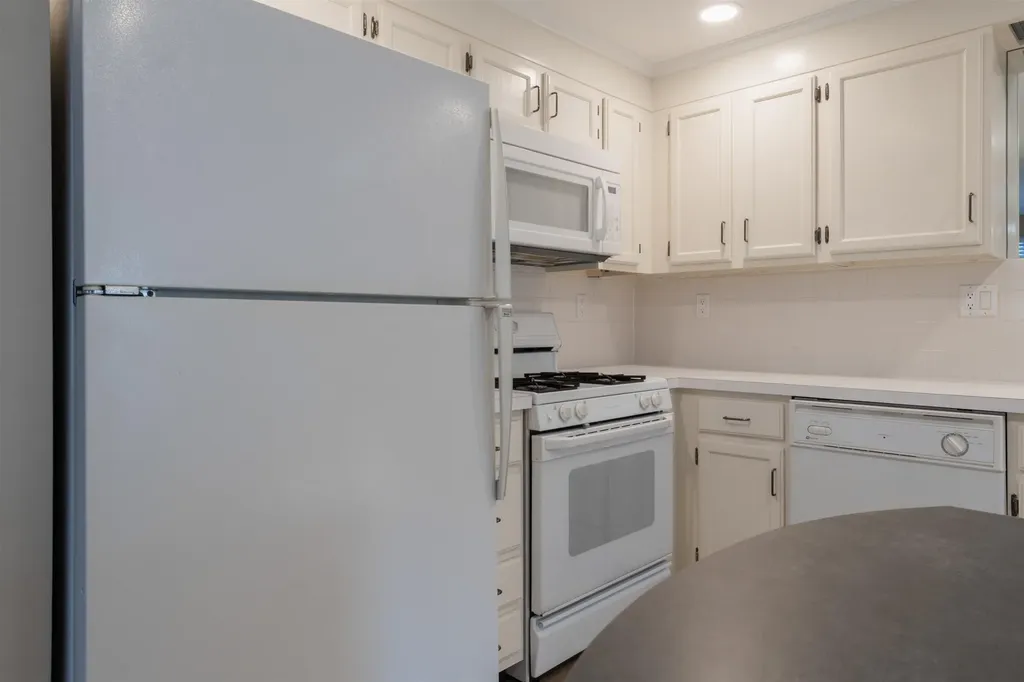 185 Indian Rock Road Merrimack NH 03054