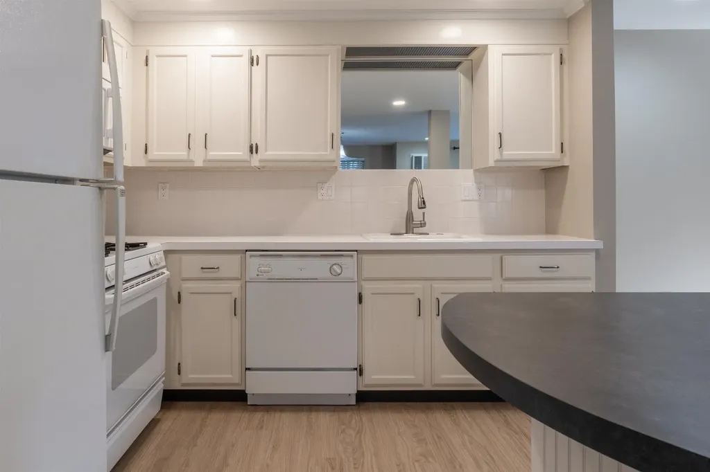 185 Indian Rock Road Merrimack NH 03054