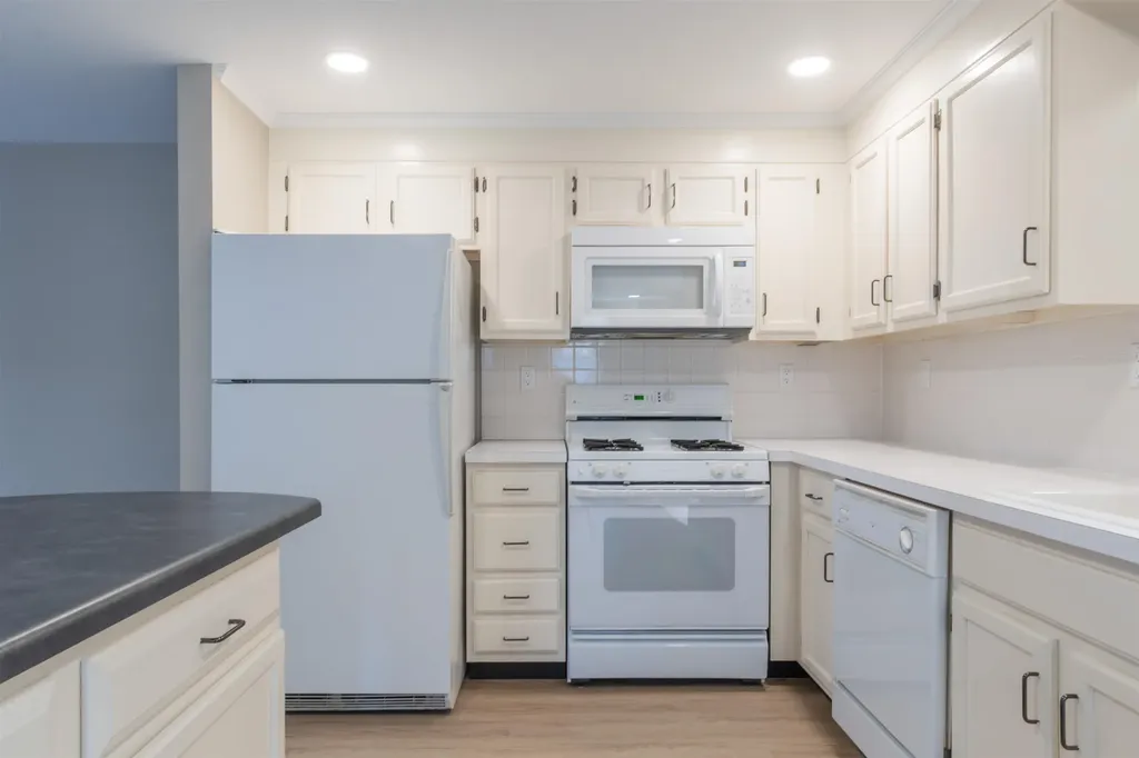 185 Indian Rock Road Merrimack NH 03054