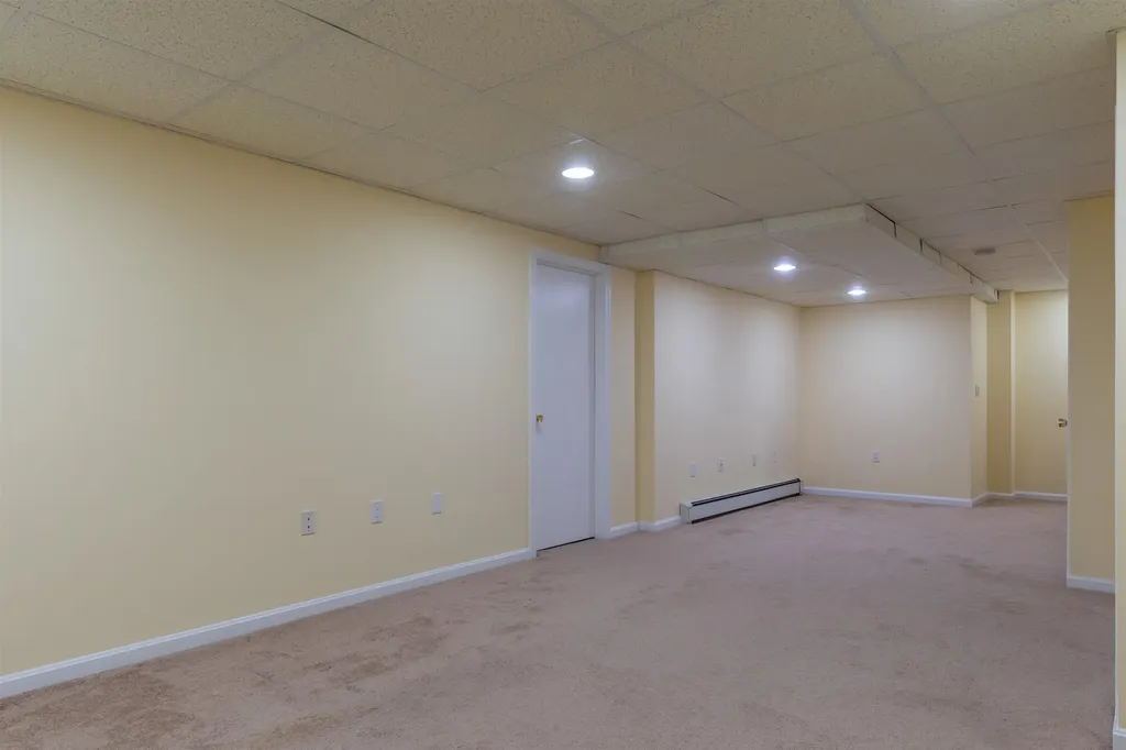 185 Indian Rock Road Merrimack NH 03054