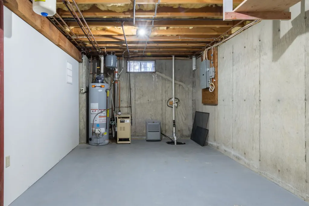 185 Indian Rock Road Merrimack NH 03054