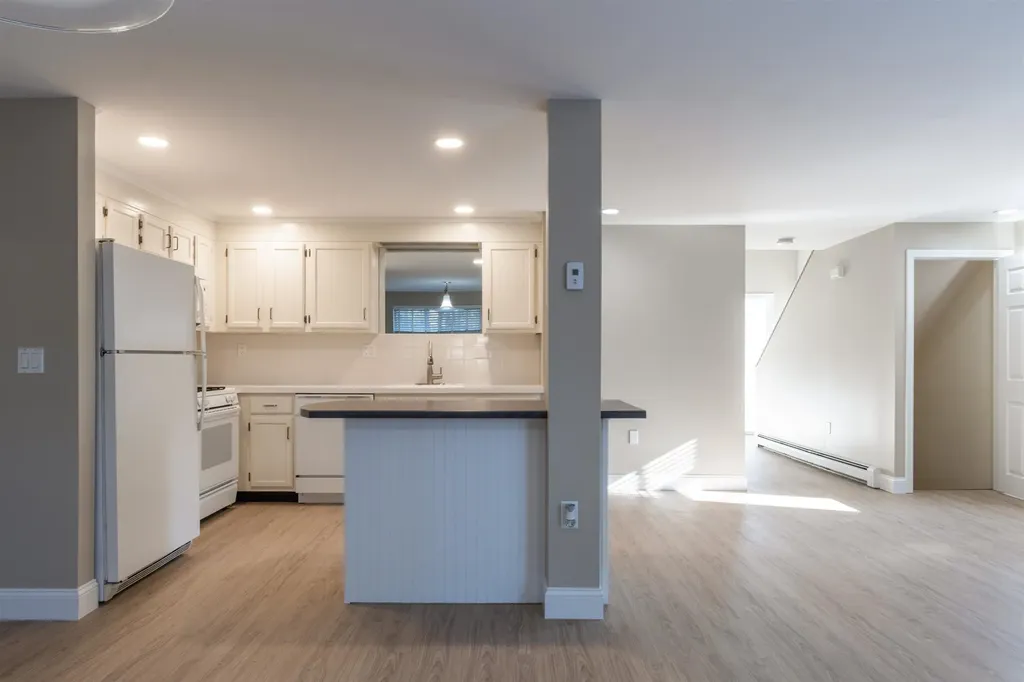 185 Indian Rock Road Merrimack NH 03054