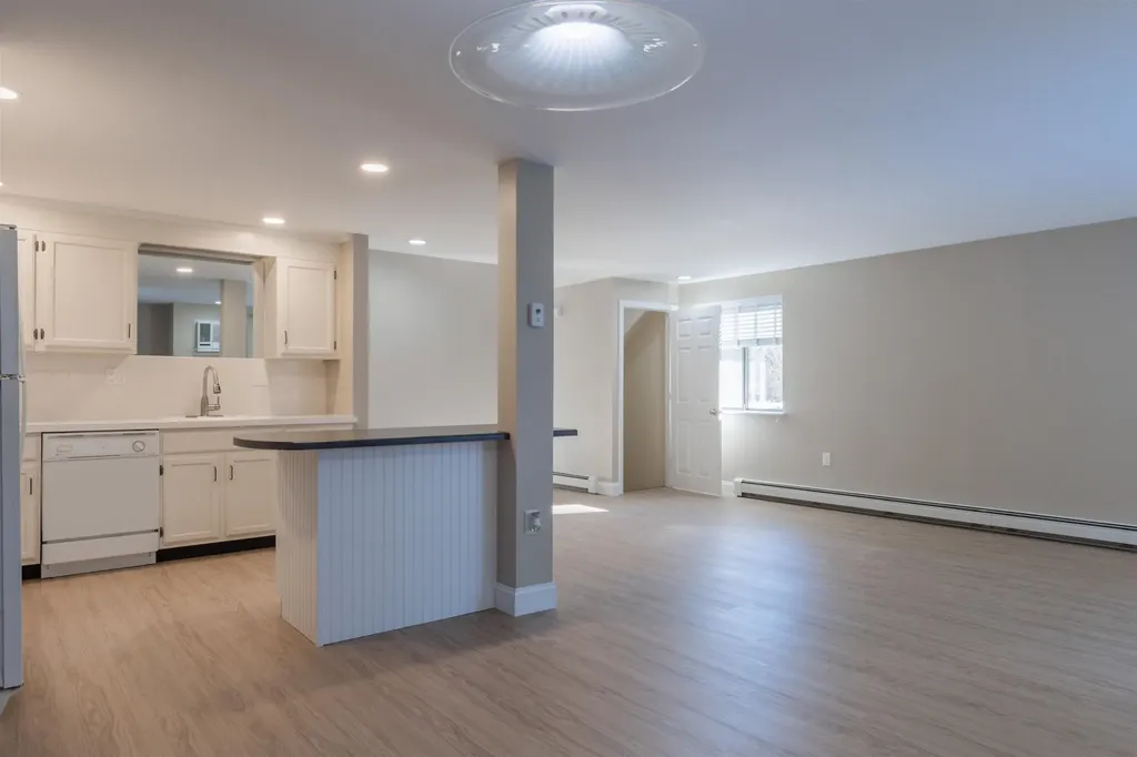 185 Indian Rock Road Merrimack NH 03054