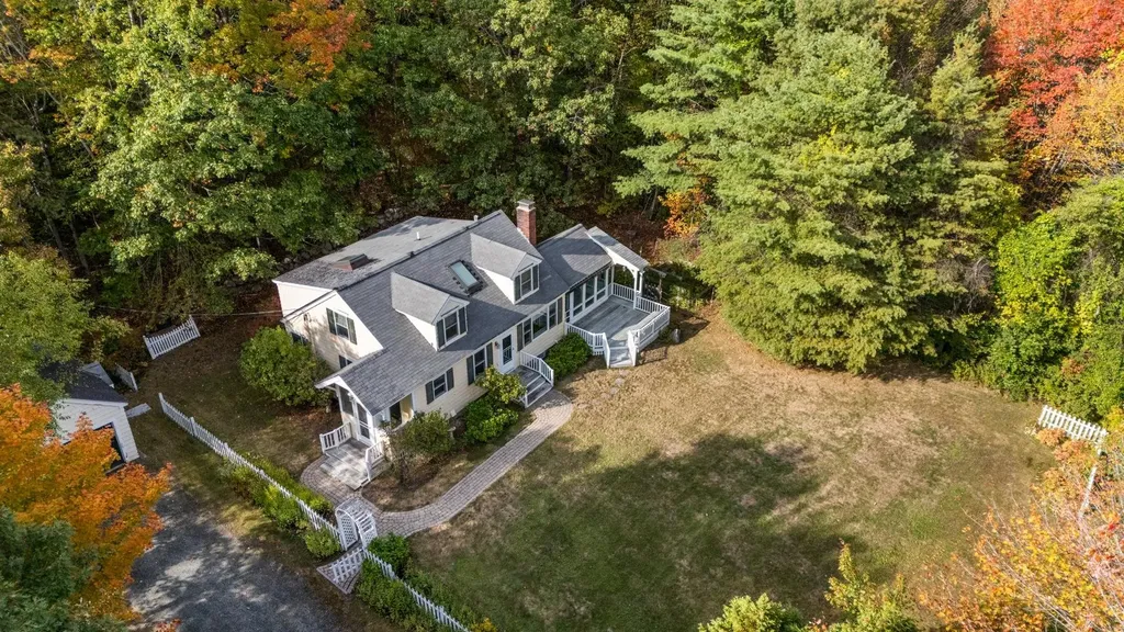 385 Seamans Road New London NH 03257