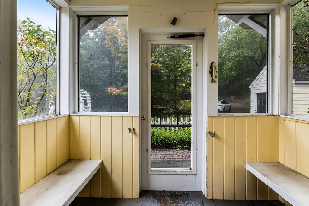 385 Seamans Road New London NH 03257