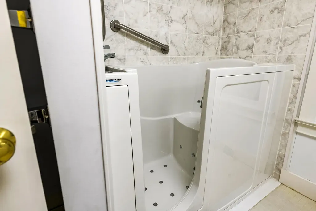 385 Seamans Road New London NH 03257