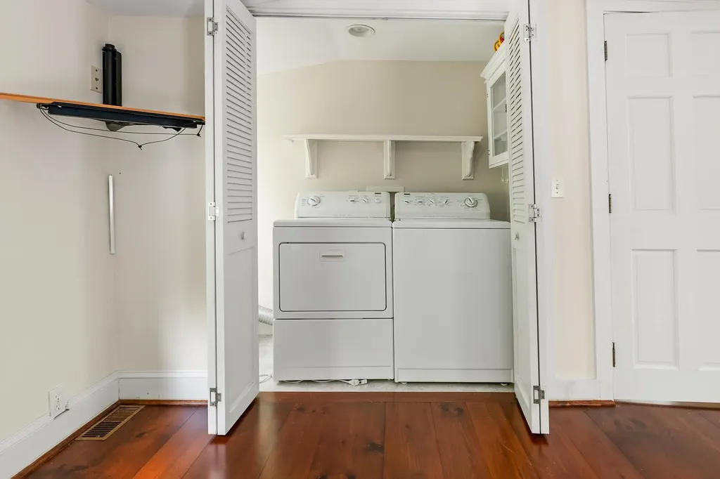 385 Seamans Road New London NH 03257