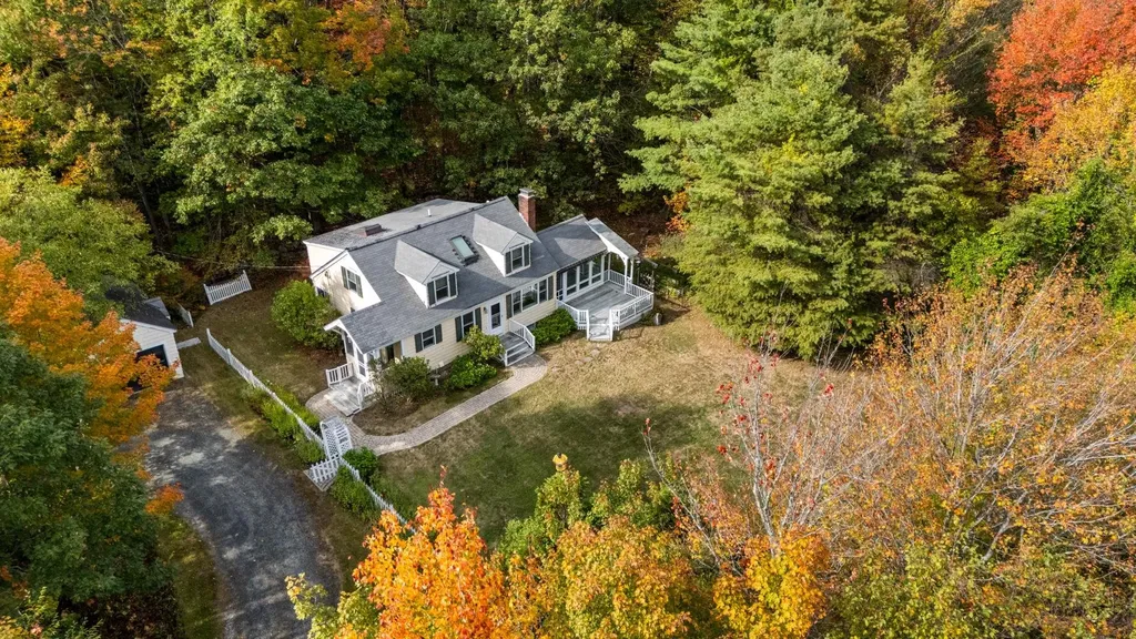 385 Seamans Road New London NH 03257