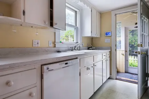 385 Seamans Road New London NH 03257