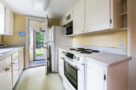 385 Seamans Road New London NH 03257