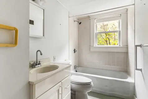 385 Seamans Road New London NH 03257