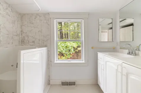 385 Seamans Road New London NH 03257