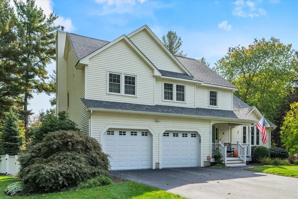 9 Foxwood Lane Litchfield NH 03052