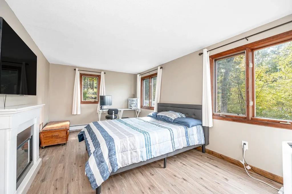 12 Wiley Hill Road Londonderry NH 03053