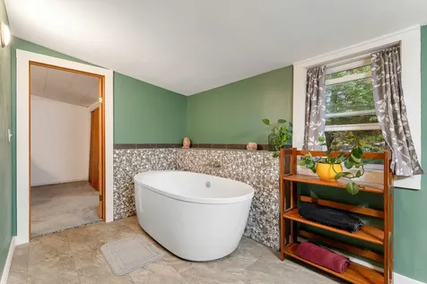 149 Woodbury Road Burlington VT 05408