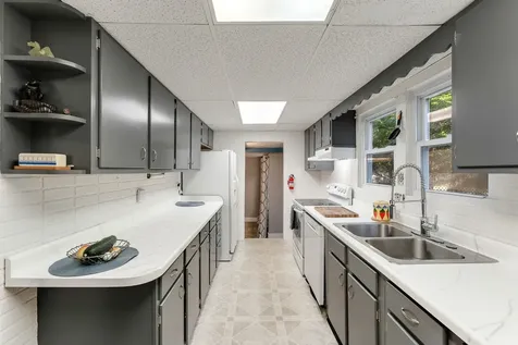 149 Woodbury Road Burlington VT 05408