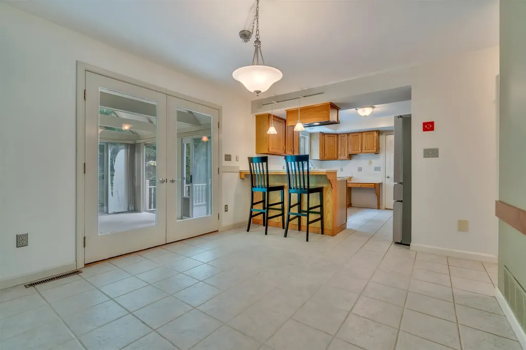 40 Stratham Green Stratham NH 03885