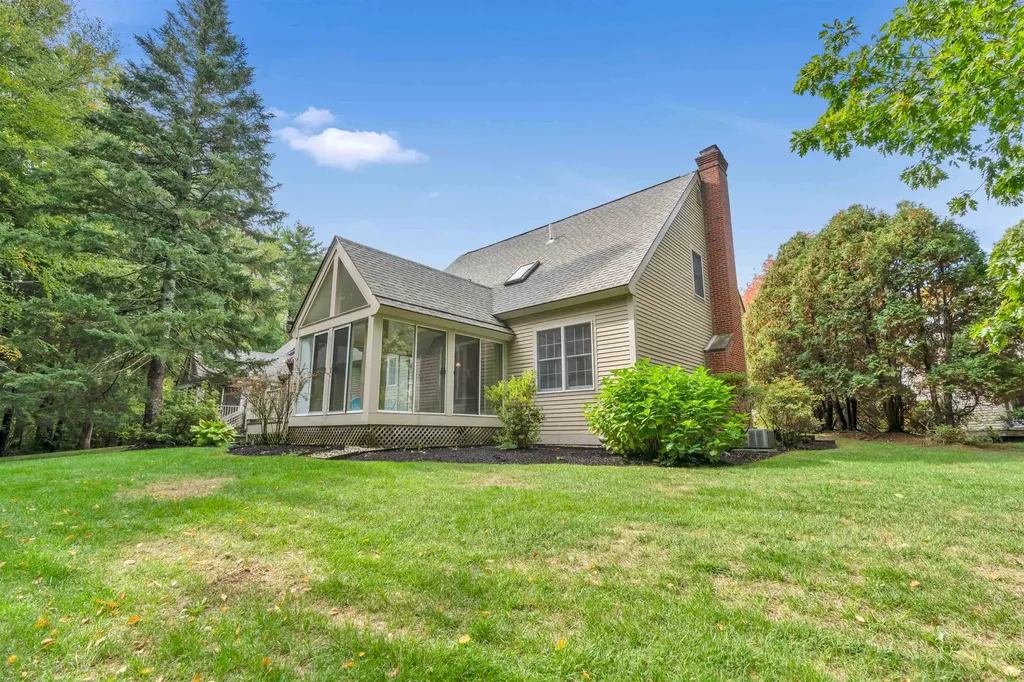 40 Stratham Green Stratham NH 03885