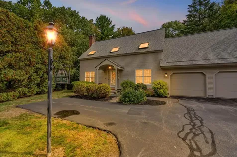 40 Stratham Green Stratham NH 03885