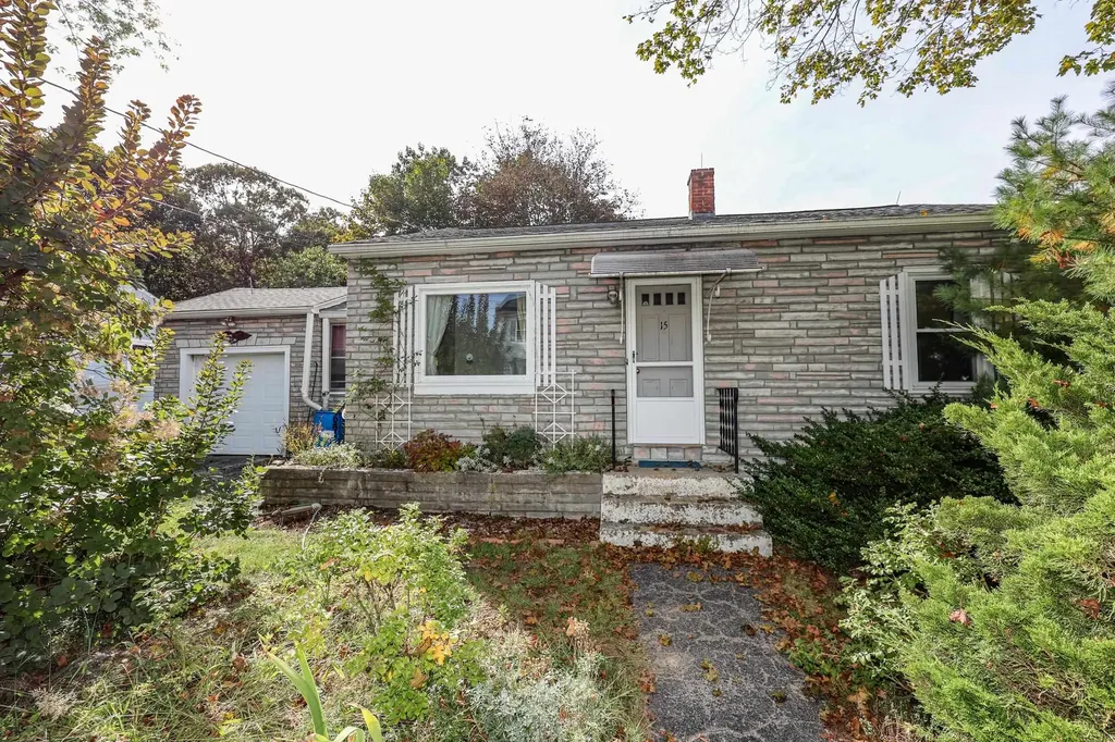 15 Kendall Avenue Manchester NH 03103