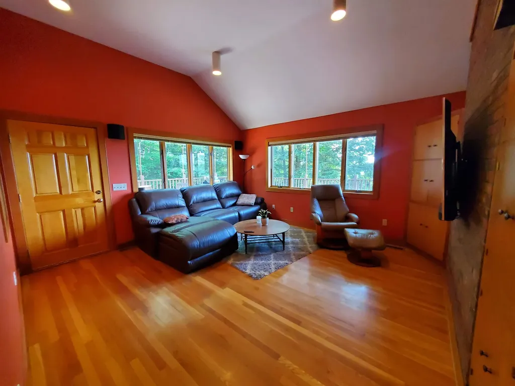 30 Dorset Lane Lebanon NH 03766