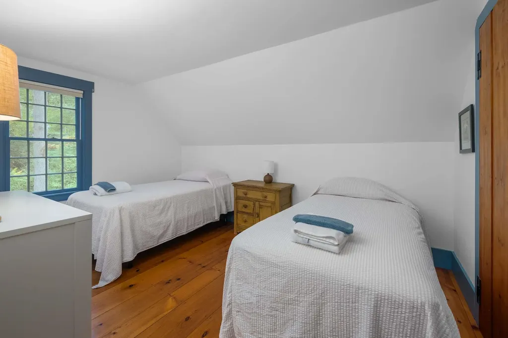 147 River Road York ME 03902