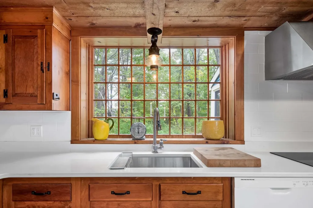 147 River Road York ME 03902