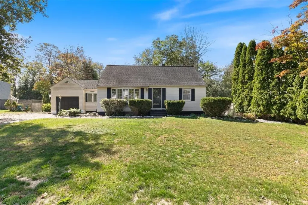 33 Matthias Street Salem NH 03079