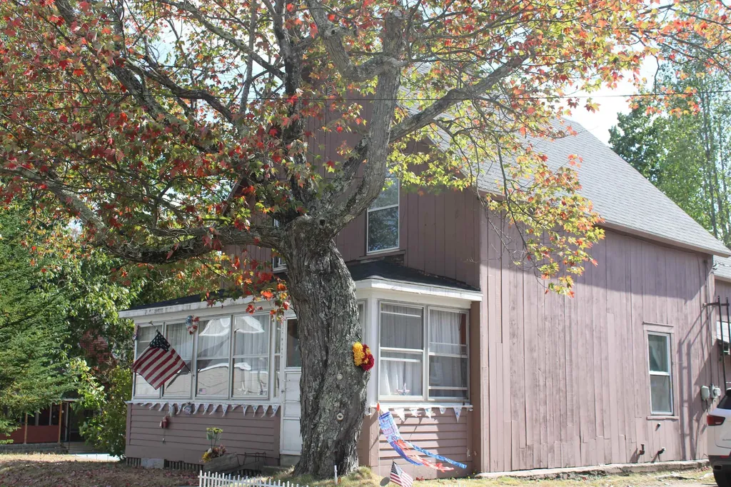 13 Maple Street Lincoln NH 03251