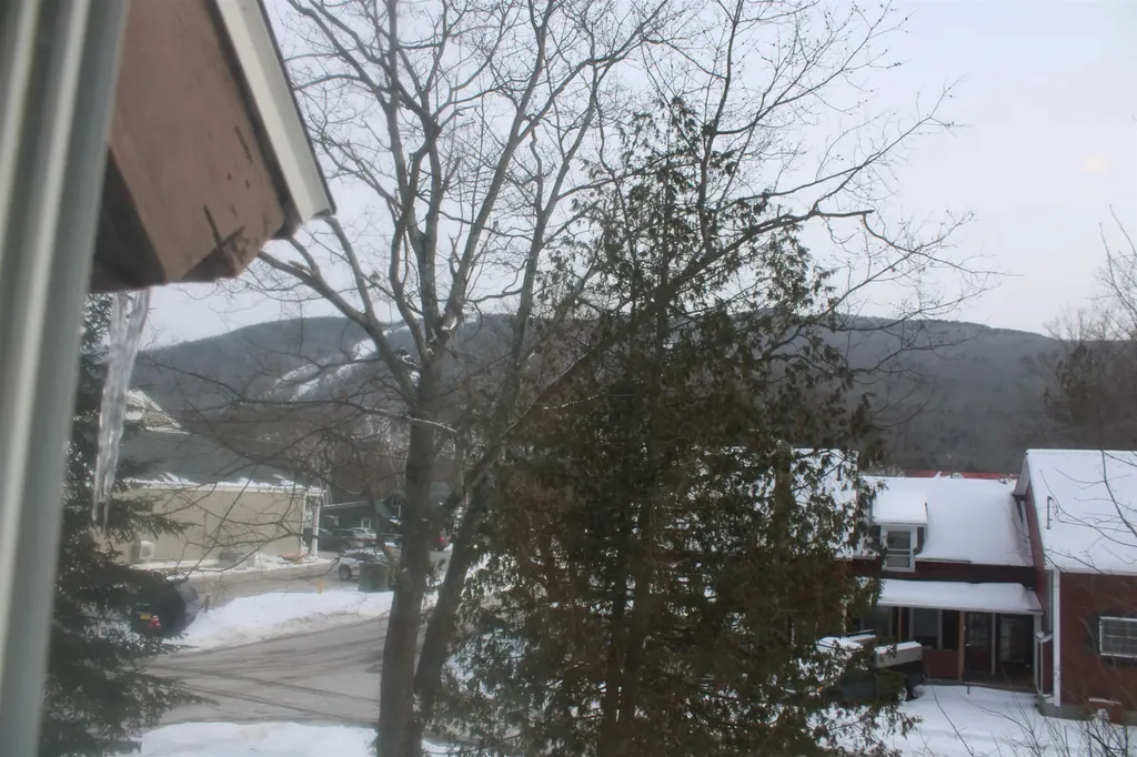 13 Maple Street Lincoln NH 03251