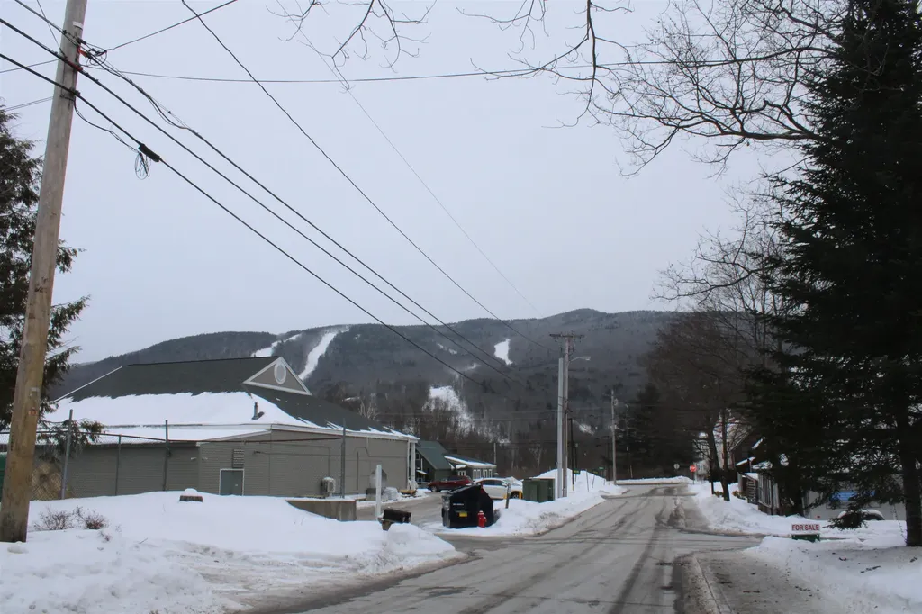 13 Maple Street Lincoln NH 03251