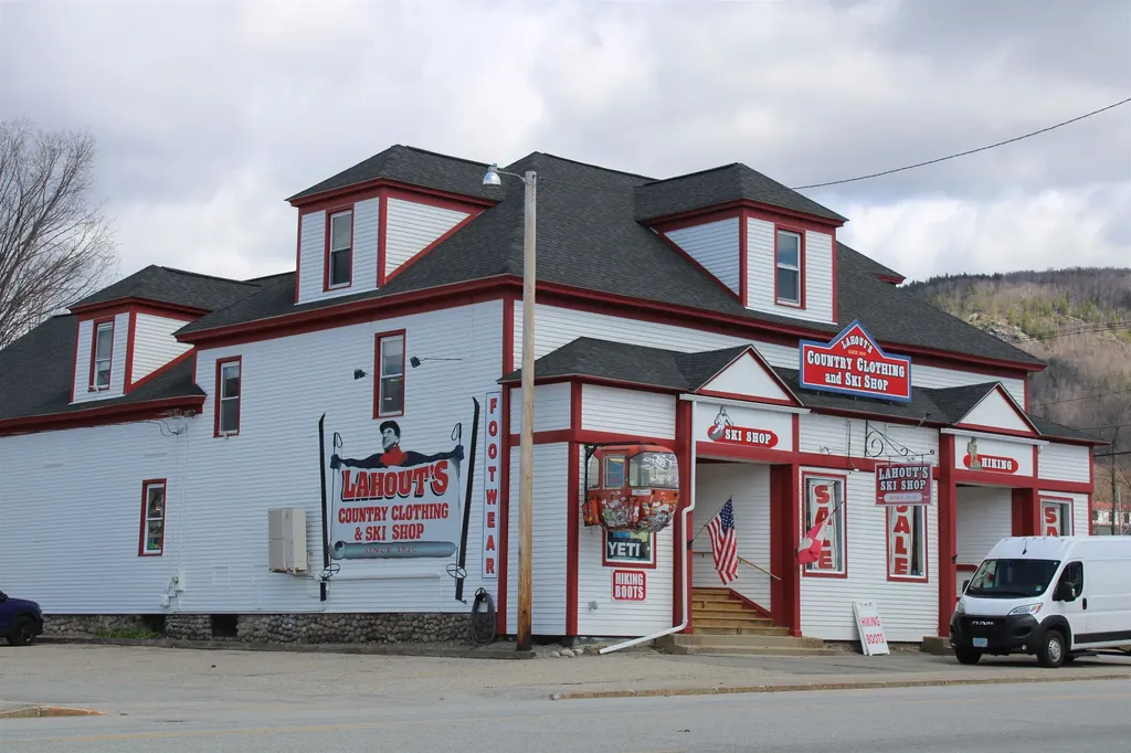 13 Maple Street Lincoln NH 03251