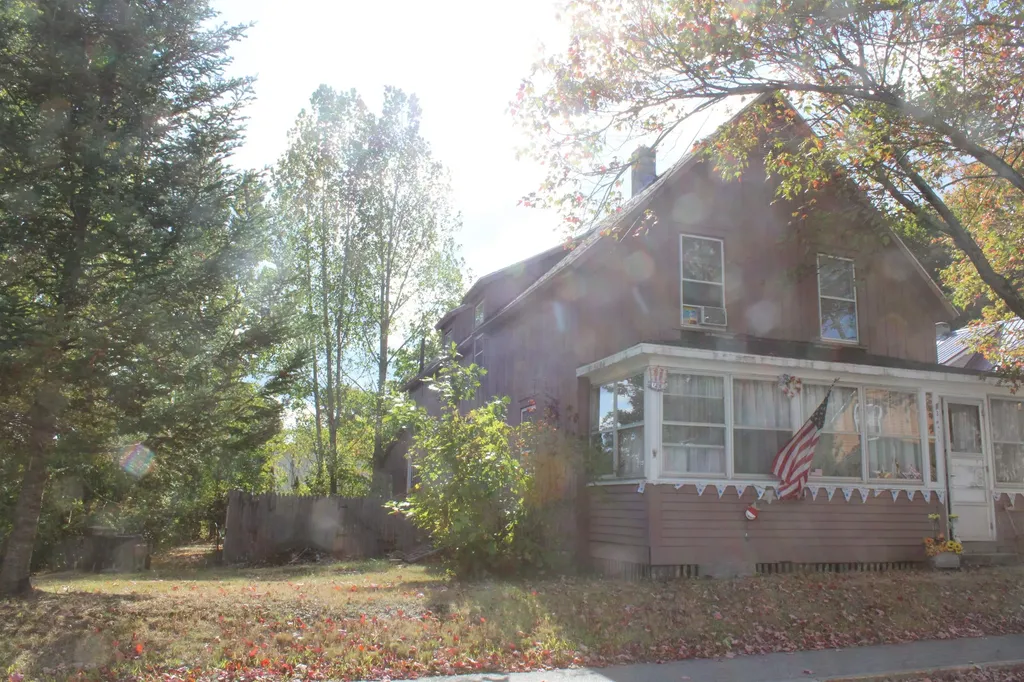 13 Maple Street Lincoln NH 03251