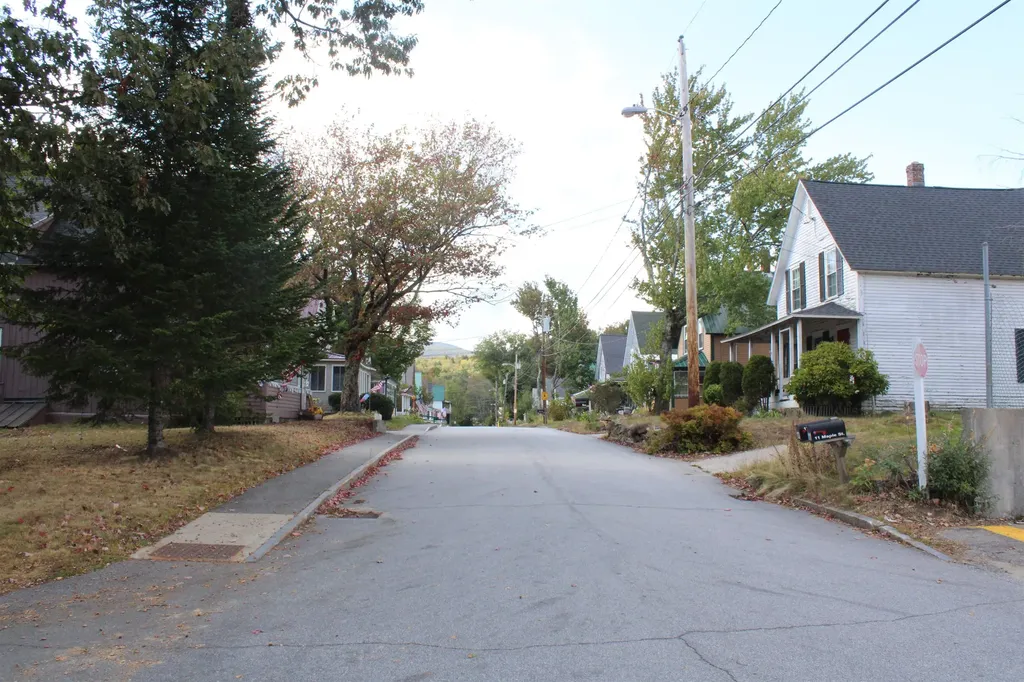 13 Maple Street Lincoln NH 03251