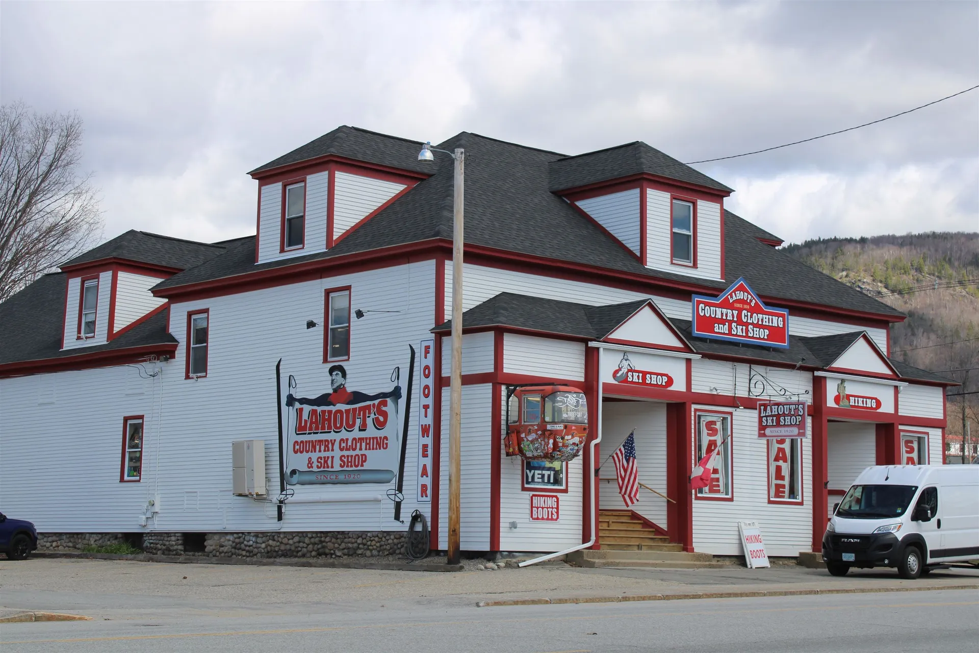 13 Maple Street Lincoln NH 03251