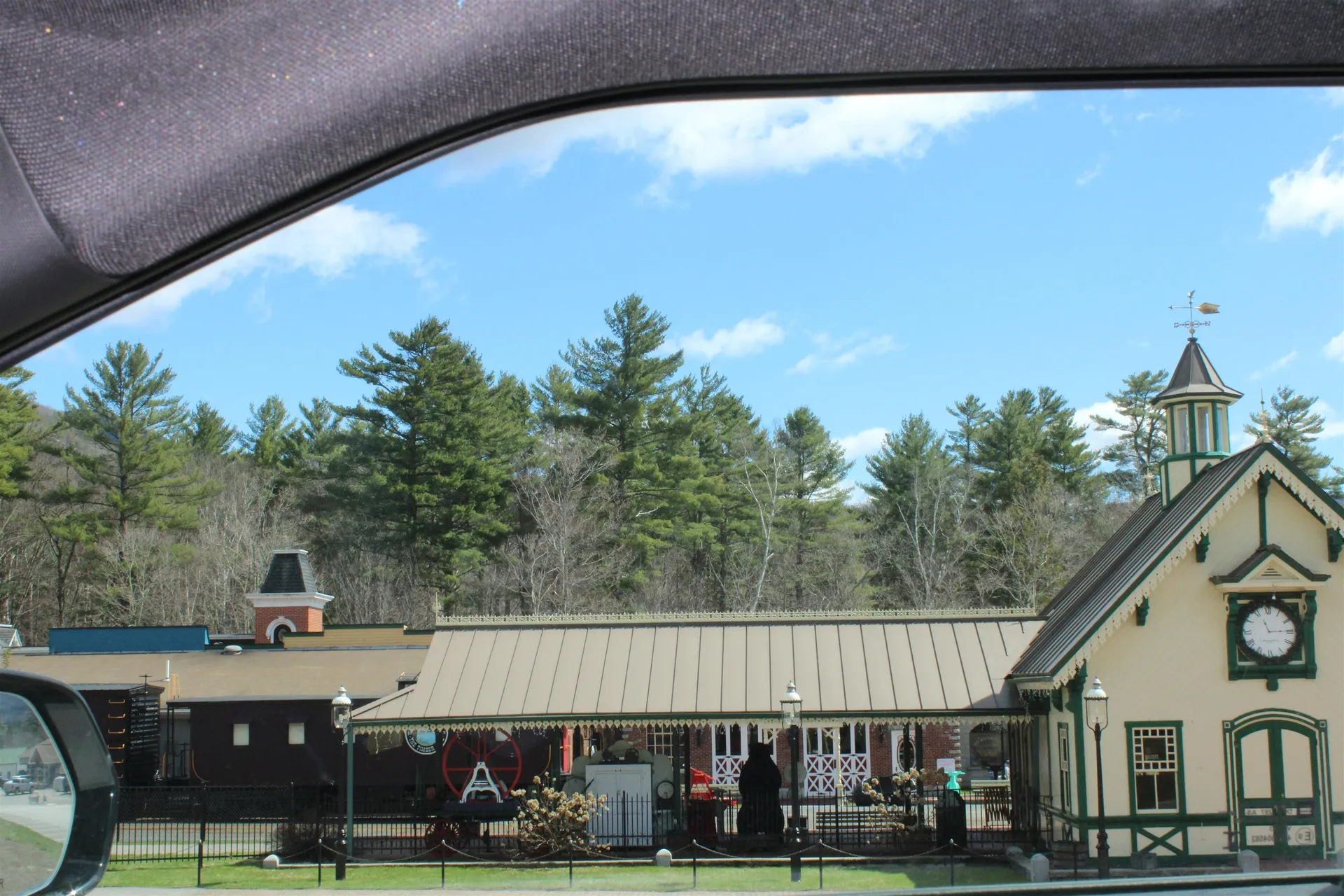 13 Maple Street Lincoln NH 03251