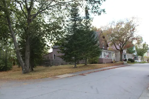 13 Maple Street Lincoln NH 03251