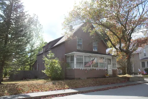 13 Maple Street Lincoln NH 03251