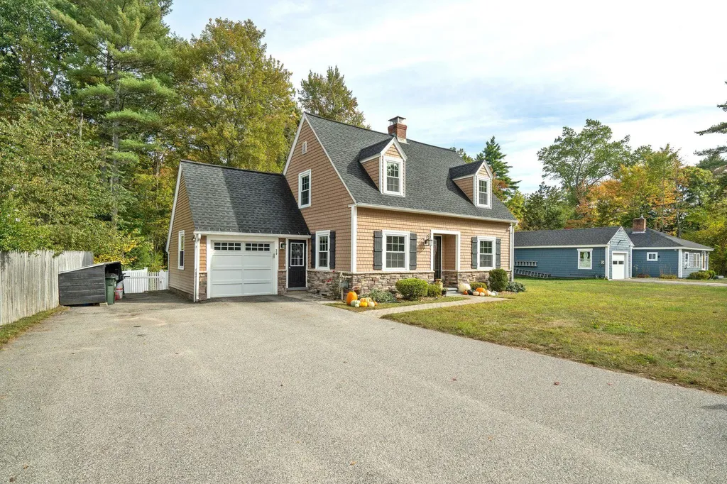 39 Logging Hill Road Bow NH 03304