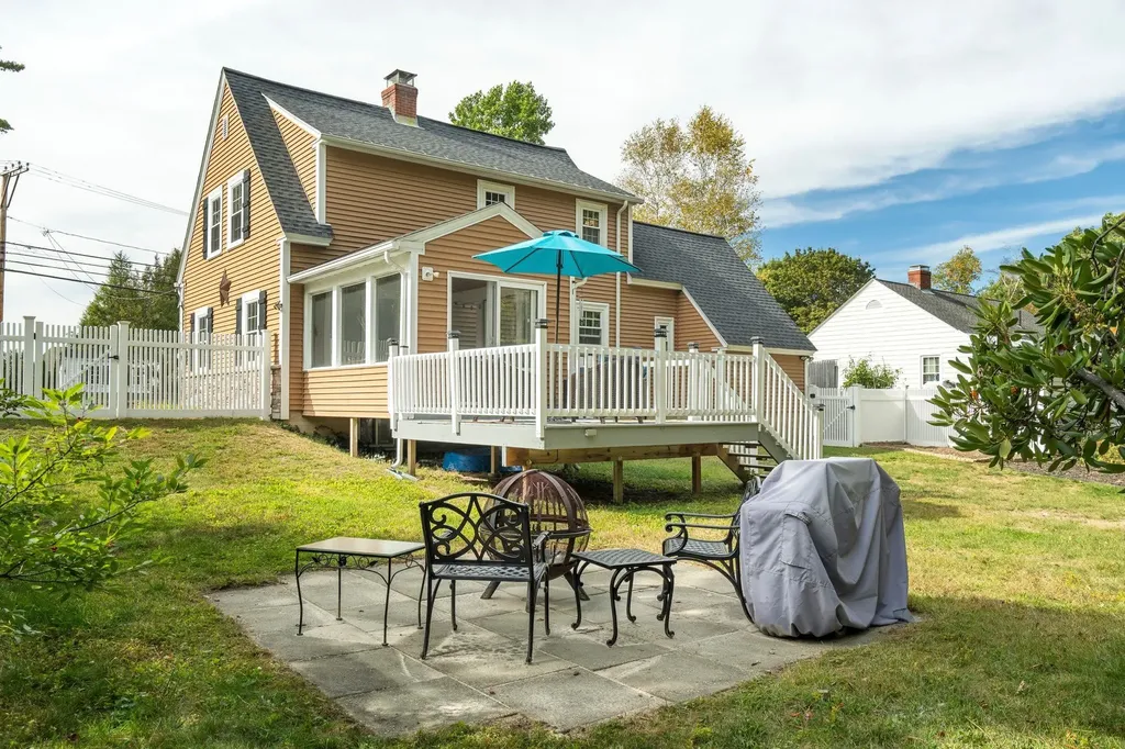 39 Logging Hill Road Bow NH 03304