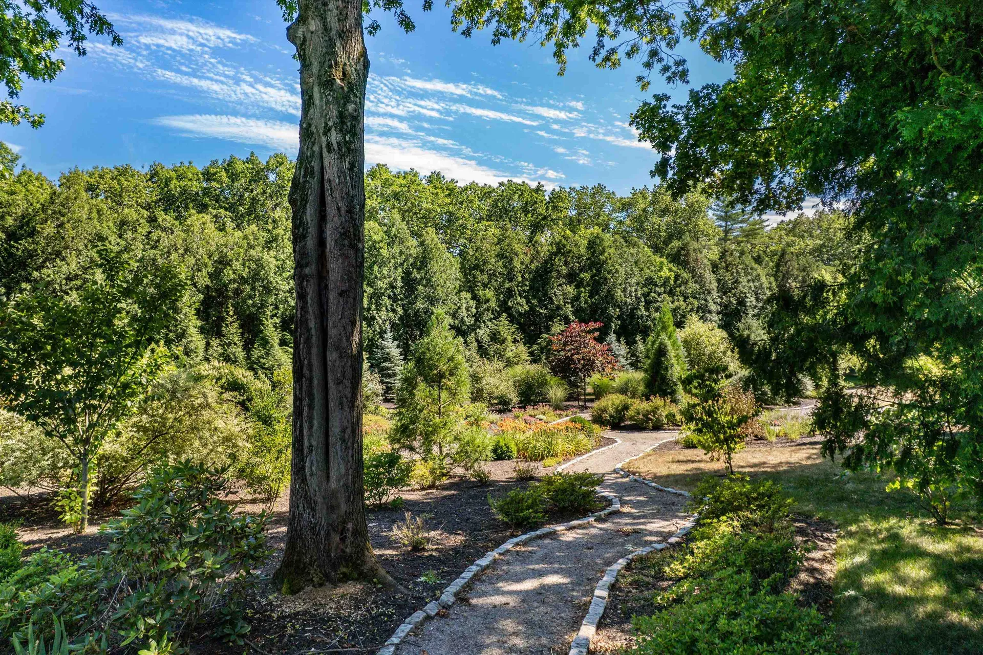 12-41 Knoll Crest Drive Bedford NH 03110